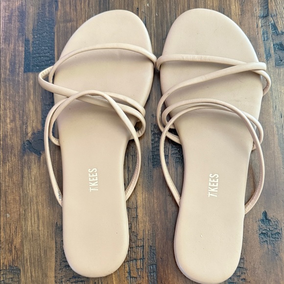 TKEES Women's Tan Strappy Sandals - Picture 1 of 2